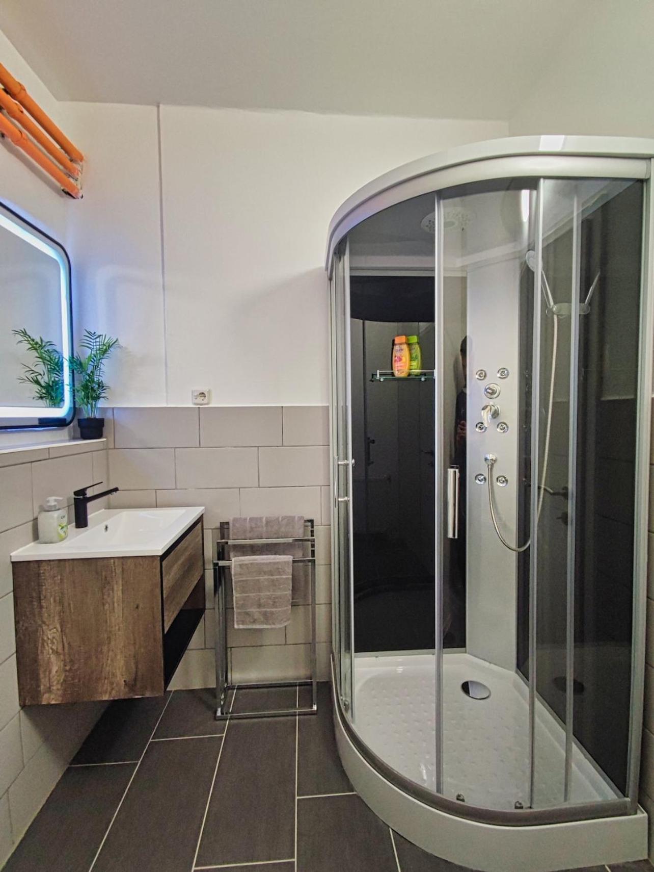 Charmante Wohnung Nahe Wiener Stadthalle ภายนอก รูปภาพ